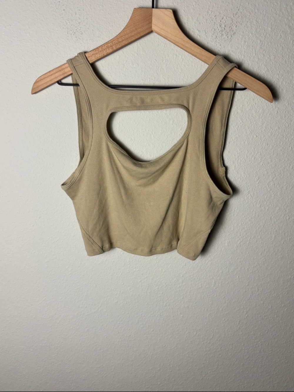 Lululemon LA Front Cut-Out Crop Tank
Trench W1CXGS
